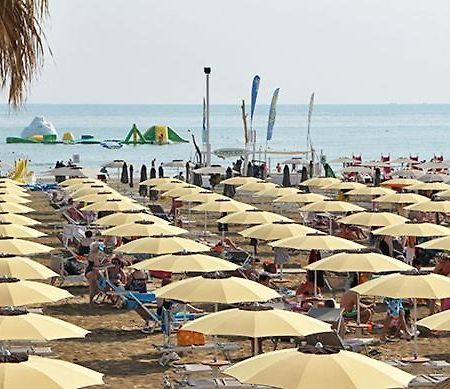 Hotel Biancospino Rimini Luaran gambar
